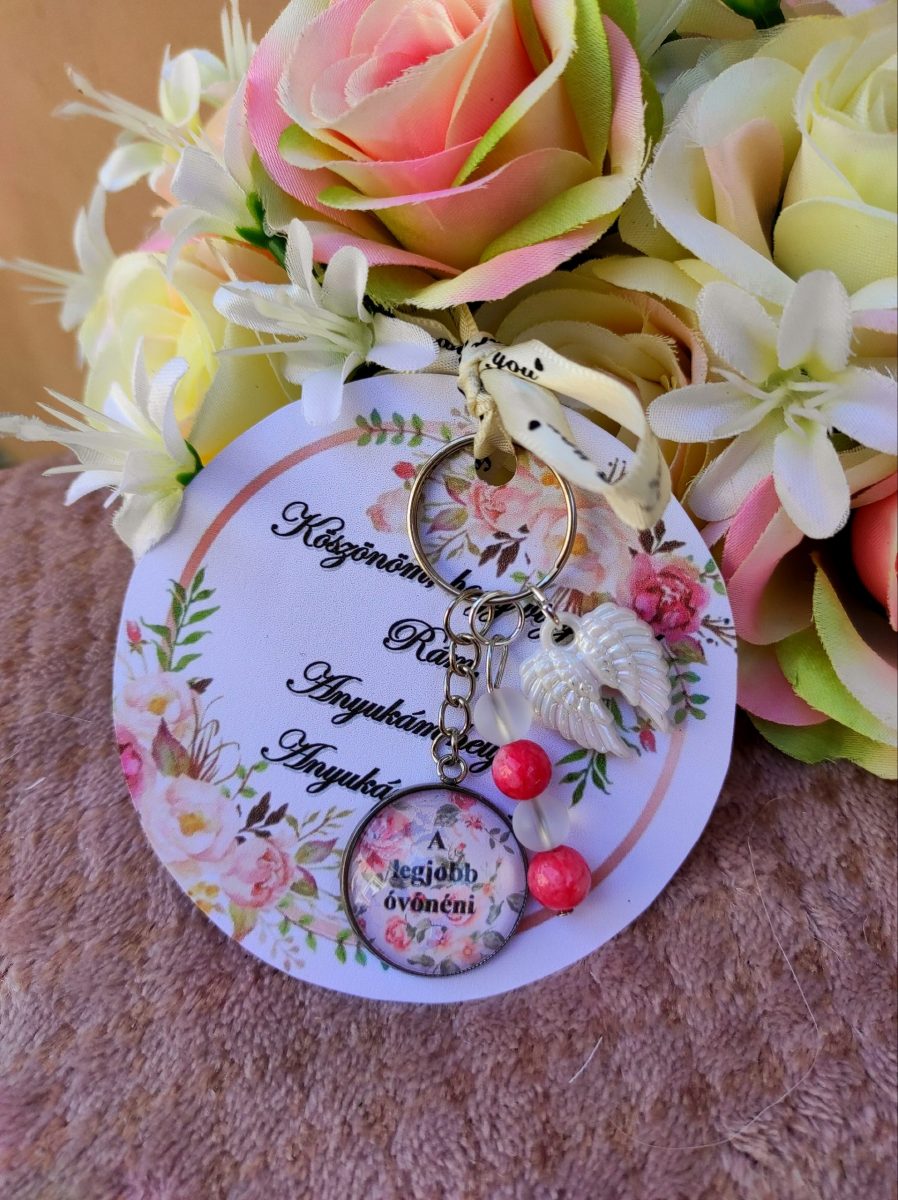 Ballagási ajándék szerencse,védő kulcstartó